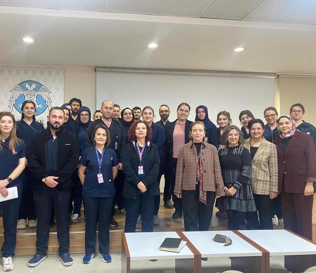 2024-2025 Eğitim Öğretim Dönemi Selçuk Üniversitesi Tıp Fakültesi Hastanesi Birim Sorumlusu Hemşirelerin Rehber Hemşirelik Eğitimi 